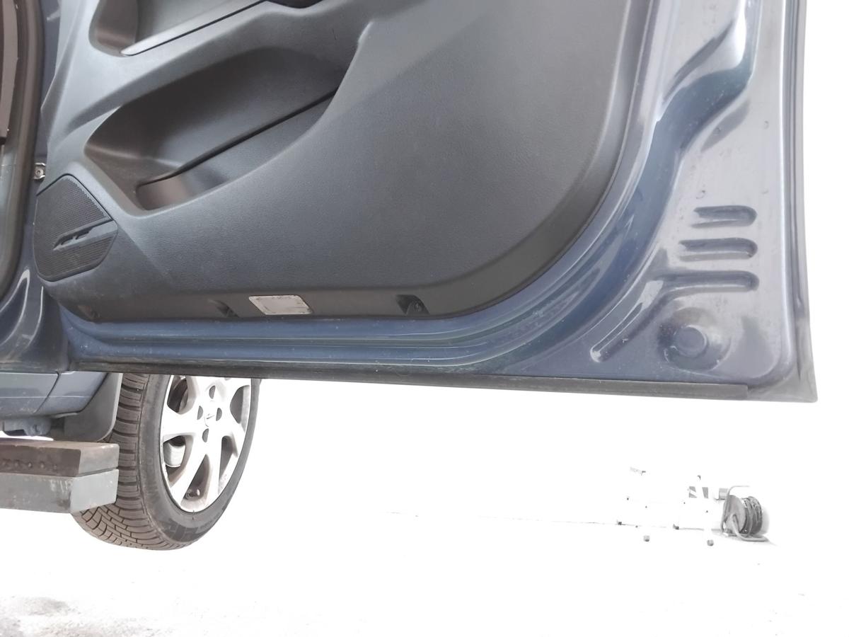 Lada Vesta GF T&uuml;r vorn rechts Beifahrert&uuml;r 492 blues perl BJ2019