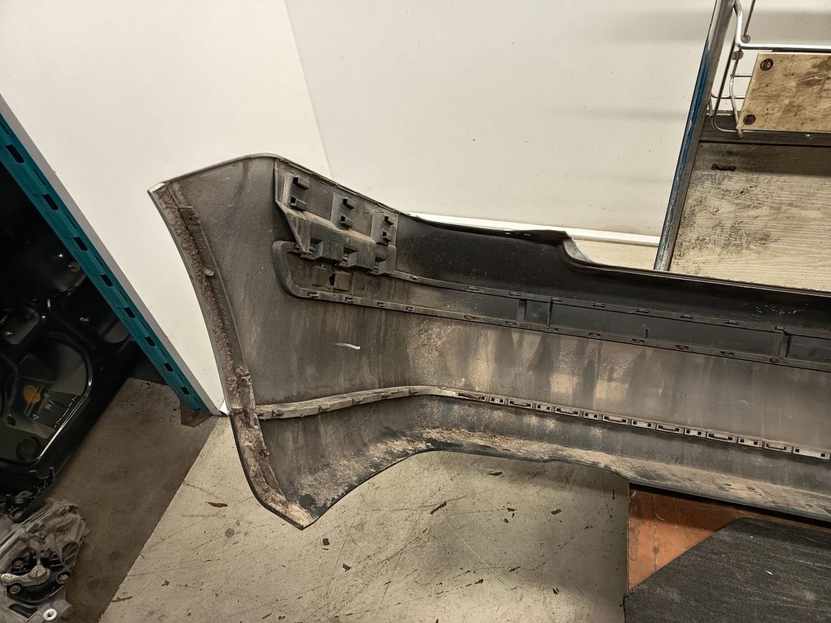 VW Bora Limo original Sto&szlig;stange hinten LB7Z Satinsilber Baujahr 1999