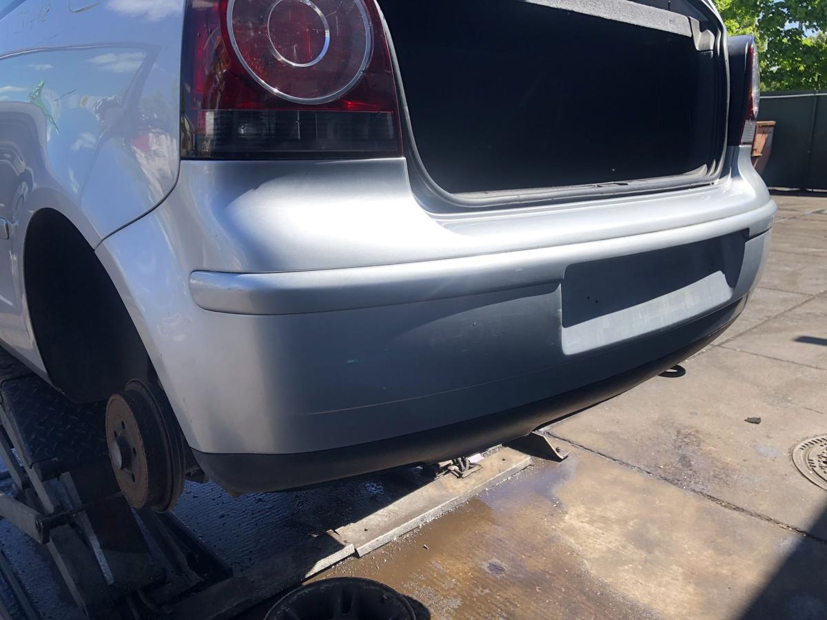 VW Polo 9N3 original Stoßstange Fänger hinten/Heck A7W Reflexsilber Bj 2005