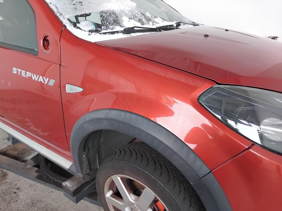 Dacia Sandero 1 Stepway original Kotfl&uuml;gel vorn rechts BJ2010 TEB76-Rouge de Feu