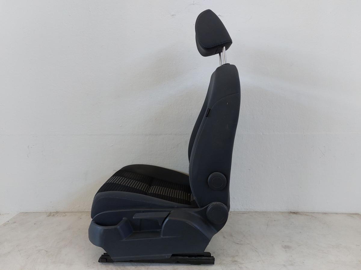 VW Golf Plus 5M Sitz Fahrersitz Autositz vorn links Stoff TEXT BILDER