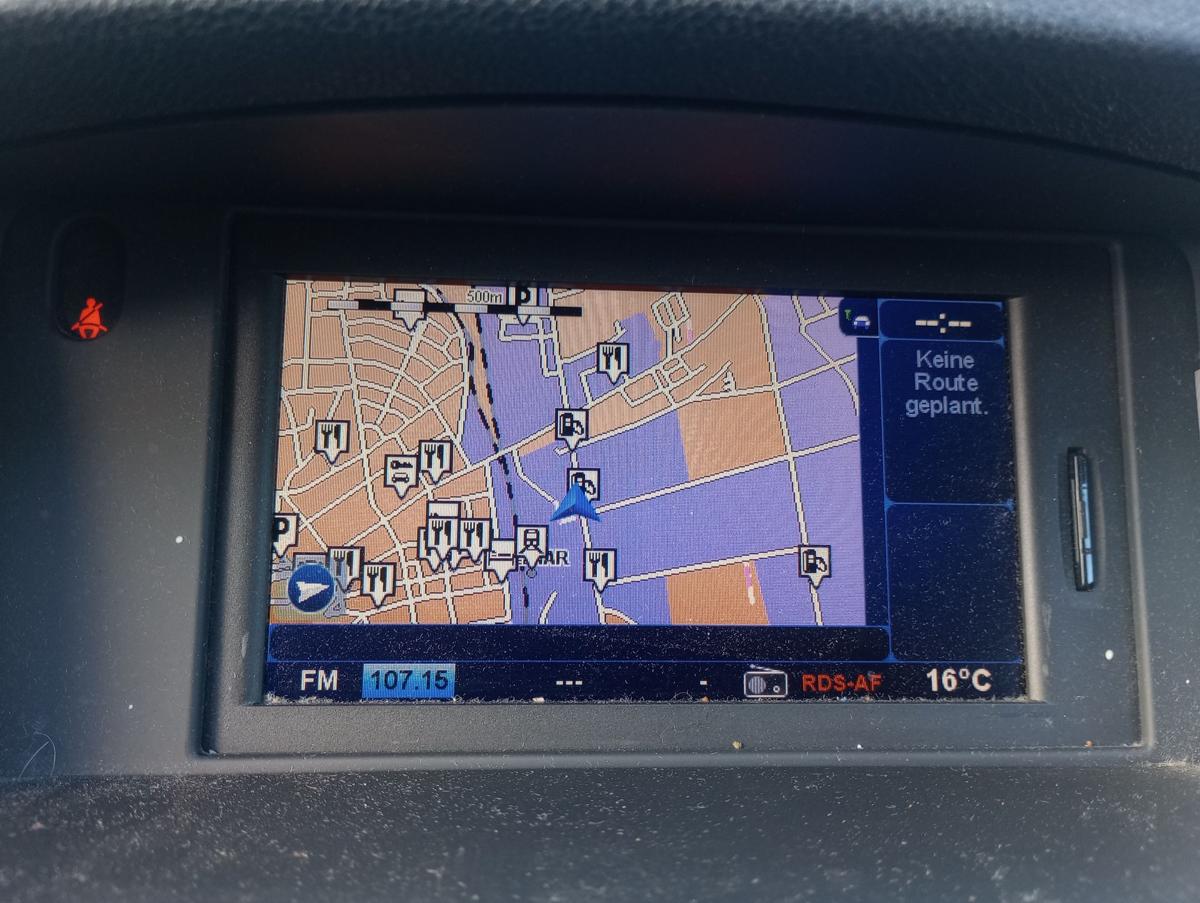 Renault Laguna III Kombi Baujahr 2010 original Radiodisplay Display Navi