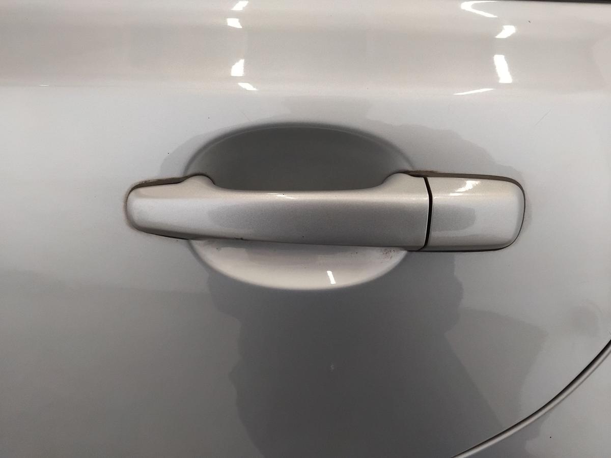 Volvo V50 II Kombi T&uuml;r hinten links 477 Electric Silber Metallic BJ2007