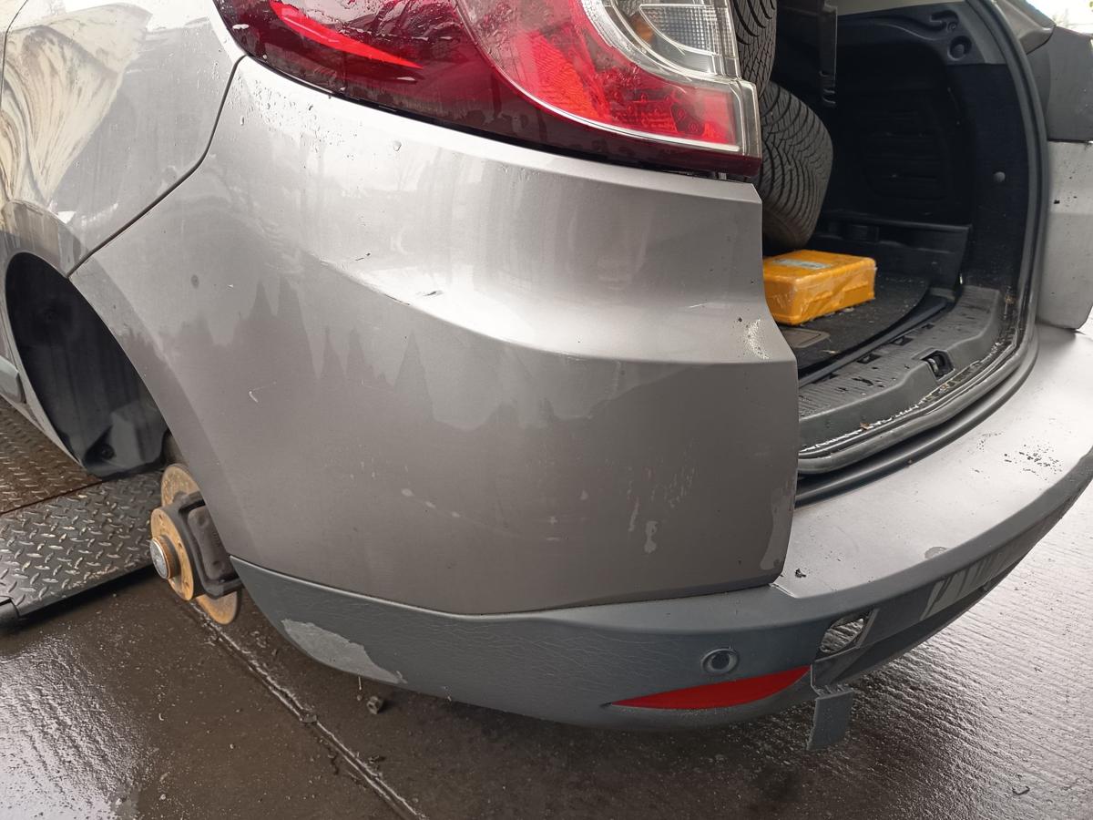 Renault Megane III Kombi orig Sto&szlig;stange hinten PDC TEKNG grau Bj 2010