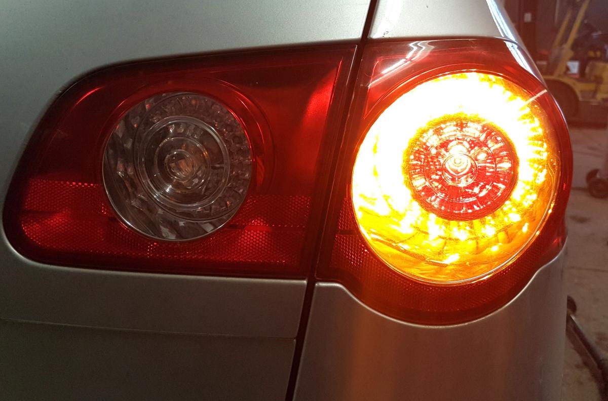 VW Passat 3C Rückleuchte Rücklicht außen rechts 3C9945096N Bj07 Kombi LED