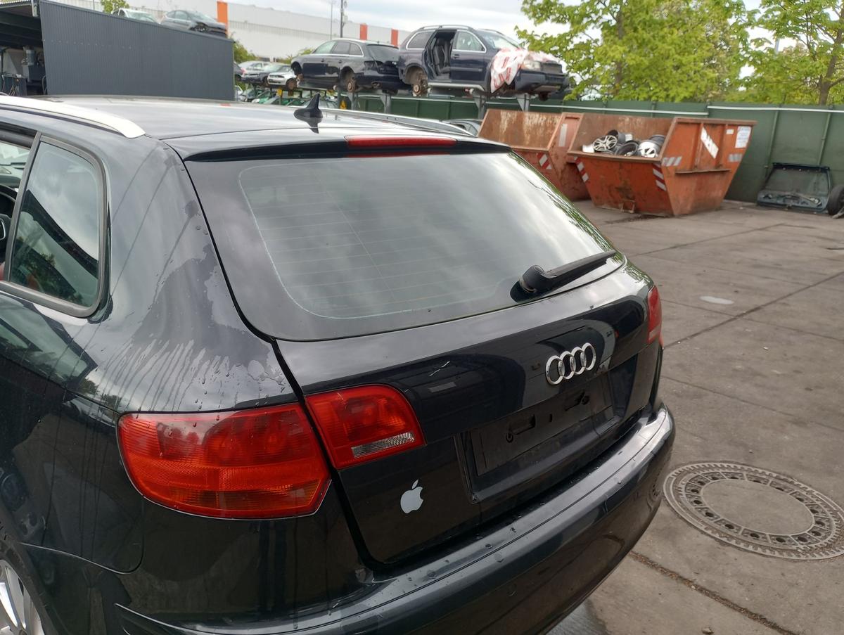 Audi A3 8PA orig Heckklappe mit Scheibe Z9W Ebonyschwarz Bj 2005