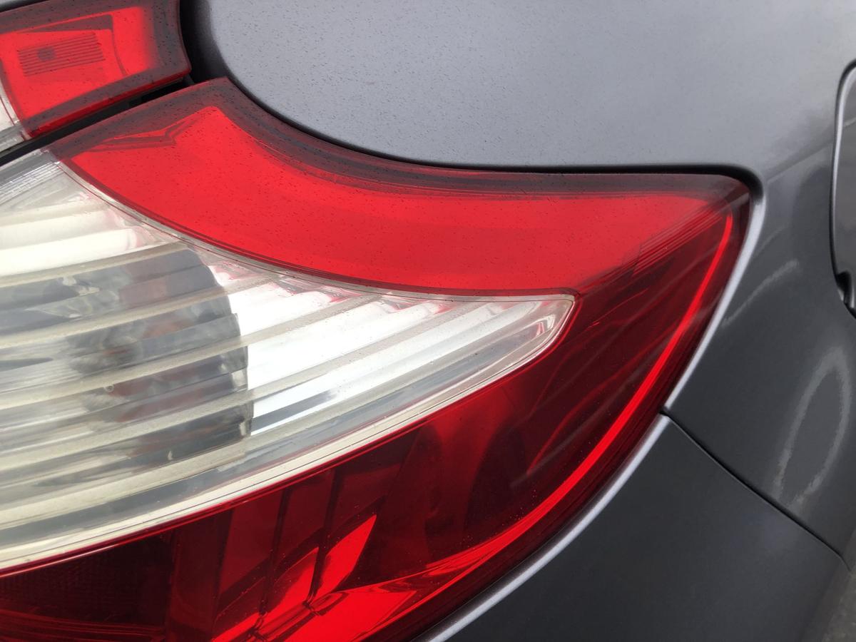 Renault Megane III 3 R&uuml;ckleuchte au&szlig;en rechts R&uuml;cklicht Heckleuchte 5 t&uuml;rer