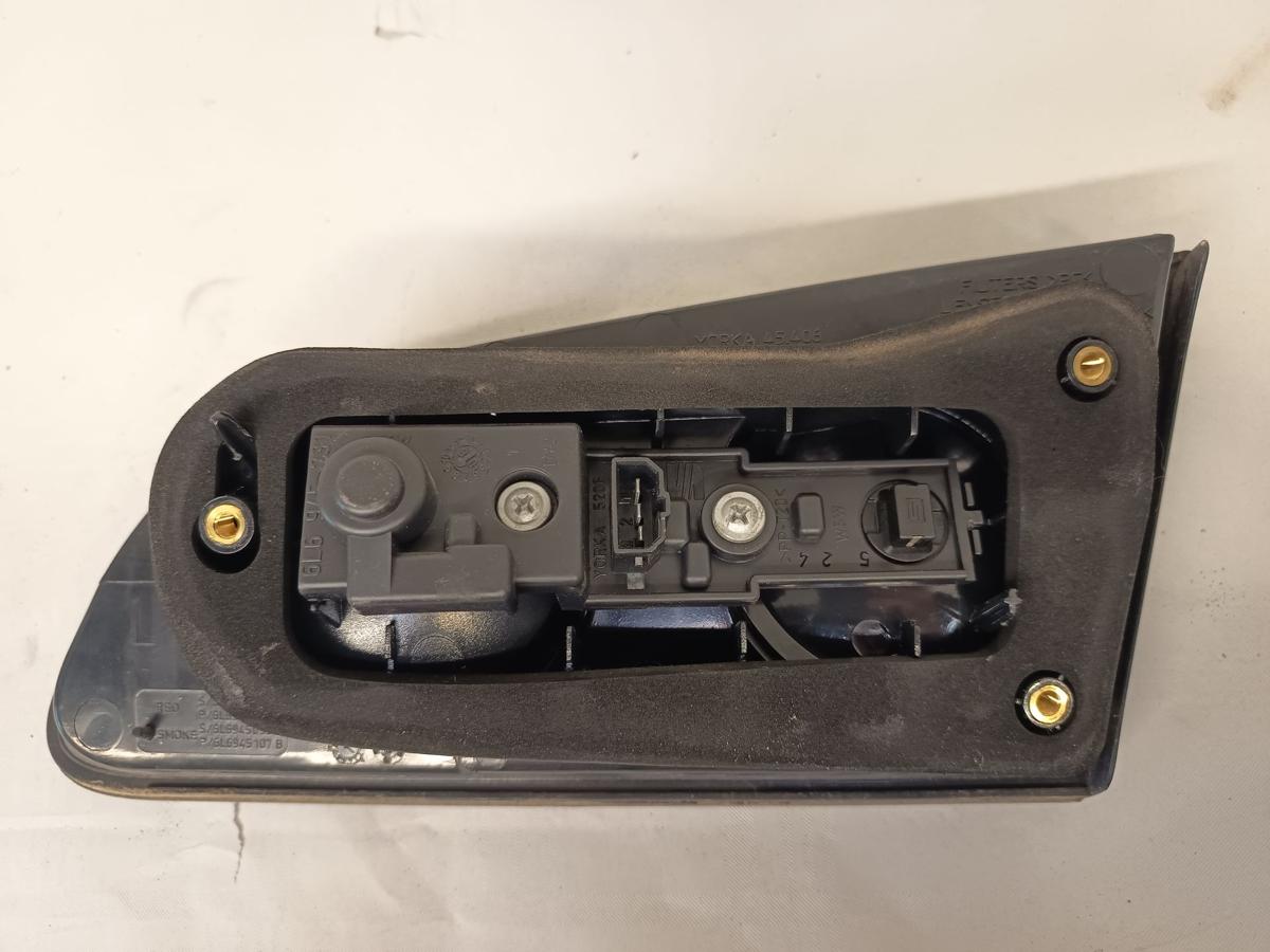 Seat Ibiza 6L original schwarze Rückleuchte links innen an Heckklappe EZ2006