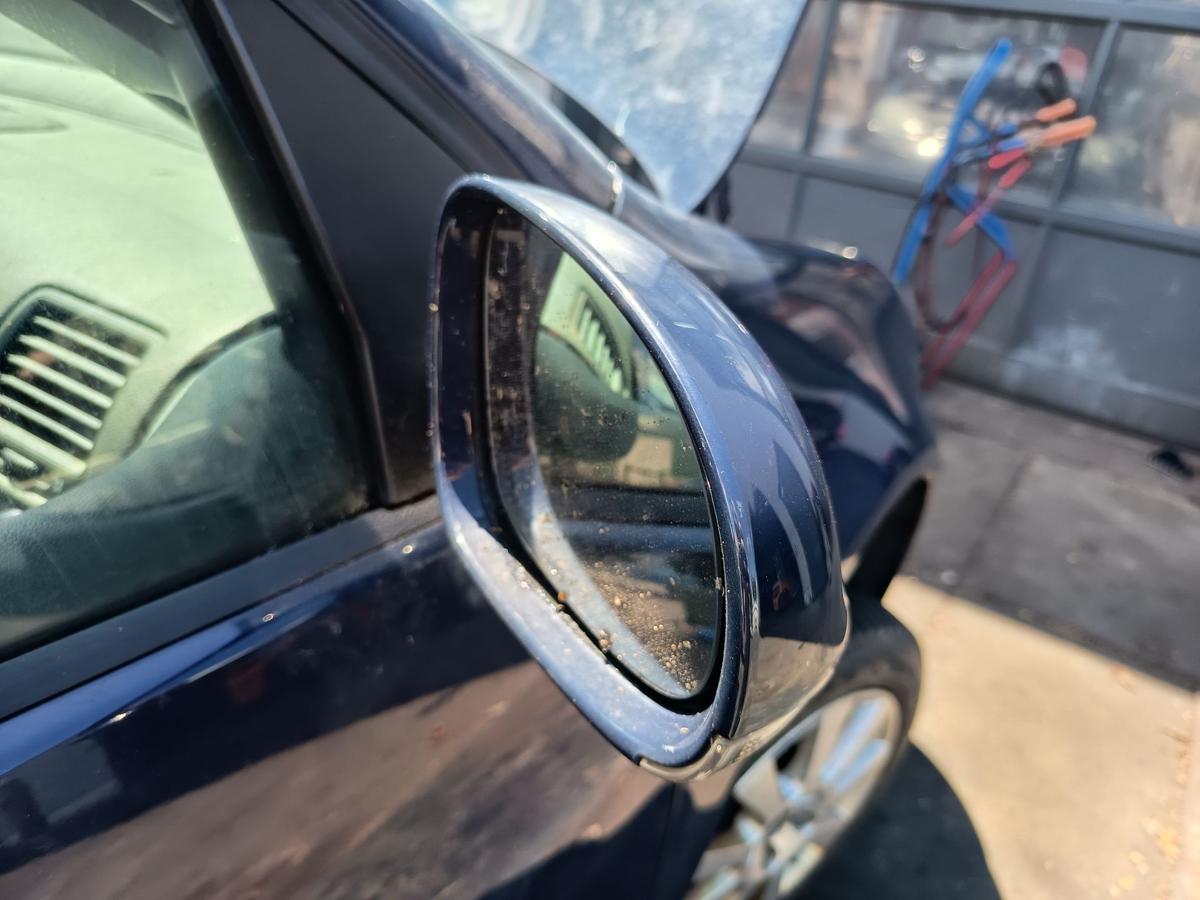 VW Golf V original Aussenspiegel rechts elektrisch A5G Perlblau Bj 2003