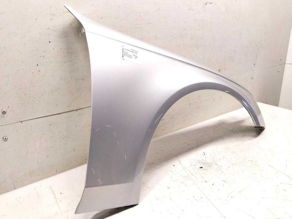 Audi A4 8K B8 original Kotfl&uuml;gel vorn rechts eissilbermetallic LX7W Bj.2009