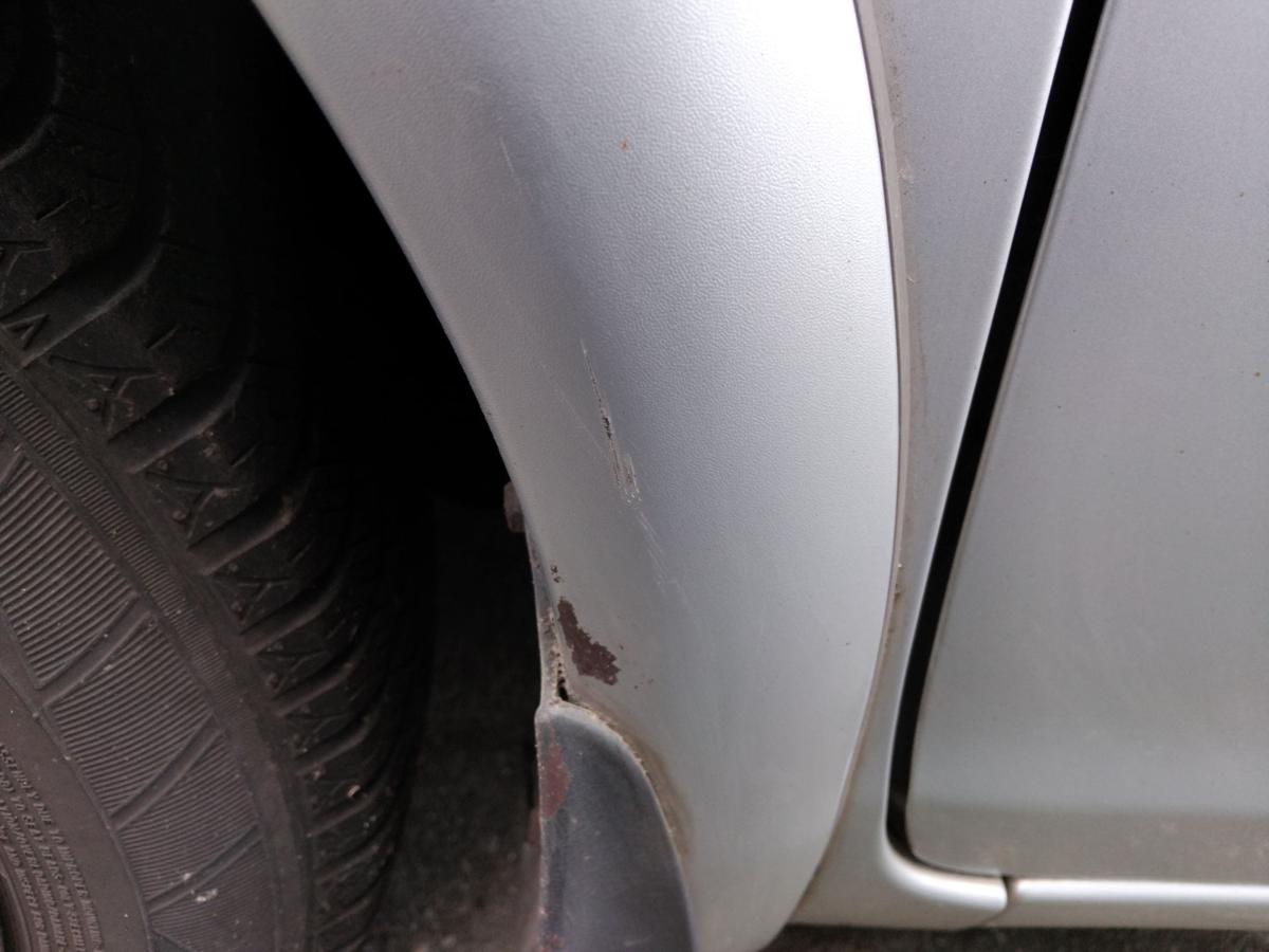 Toyota Yaris Verso original Kotflügel vorn links silber 1E7 BJ2004