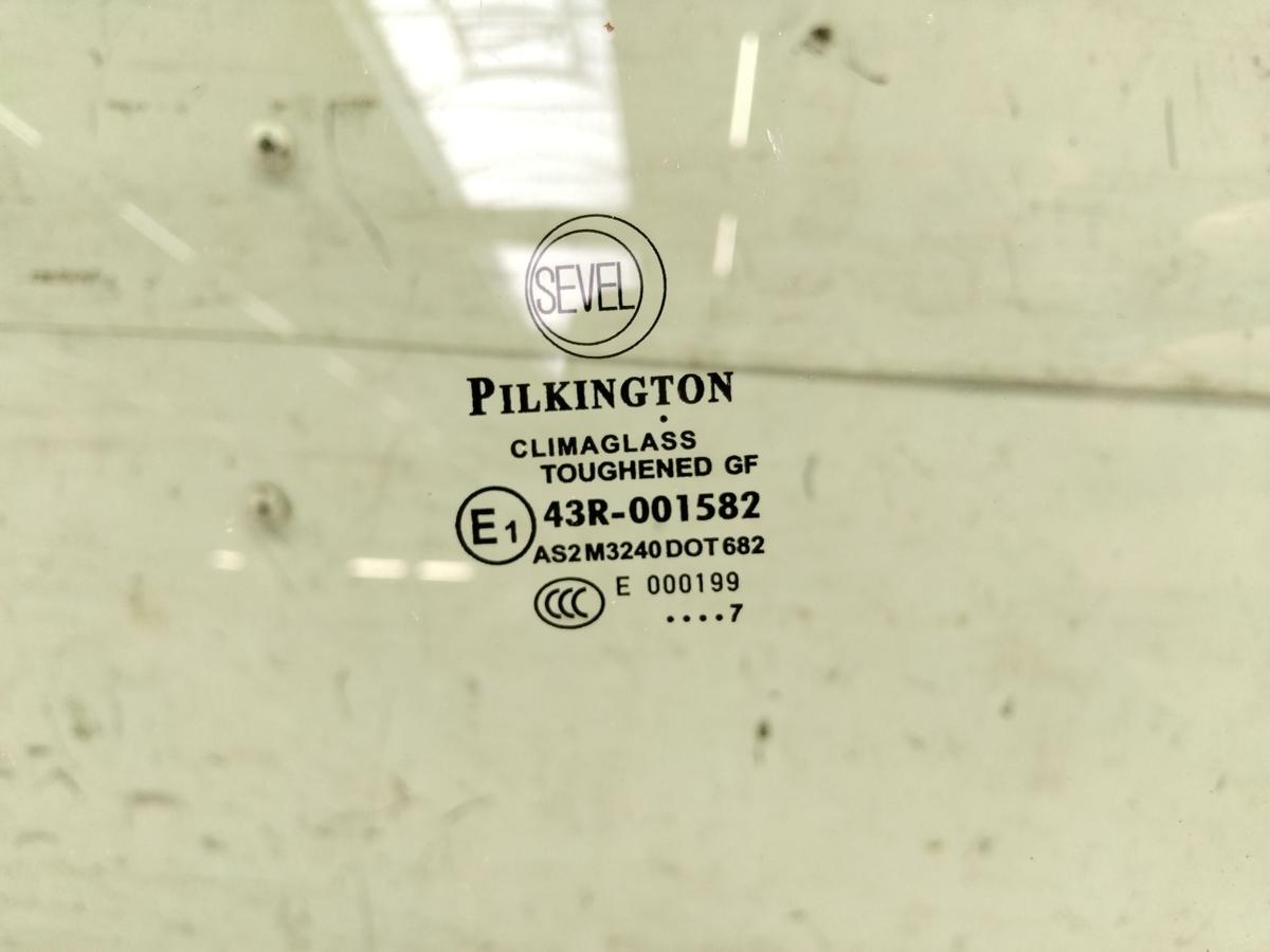 Peugeot Boxer 3 Typ 250 Facelift T&uuml;rscheibe vorn links gr&uuml;ncolor Bj.2017