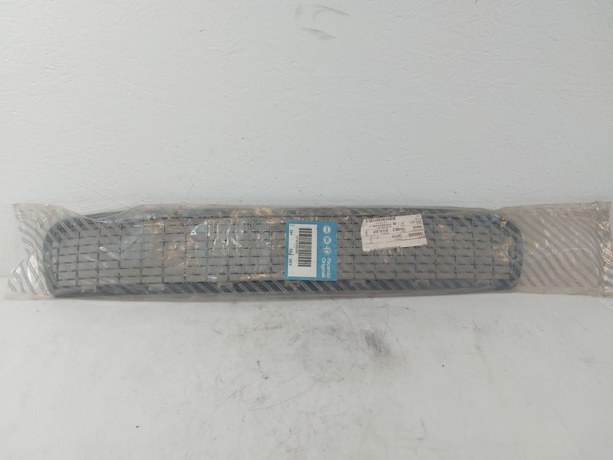 Fiat Chroma 2 194 Grill Kühlergrill Frontgrill Stossfänger vorn mitte OE
