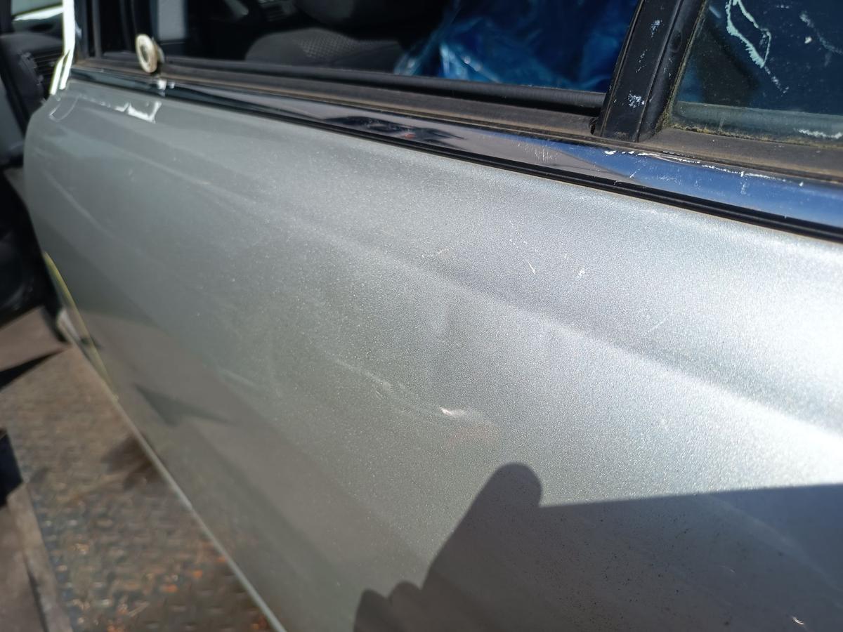 Toyota Avensis T25 Kombi T&uuml;r hinten links Fond 1C0 Polarsilber Bj 2005