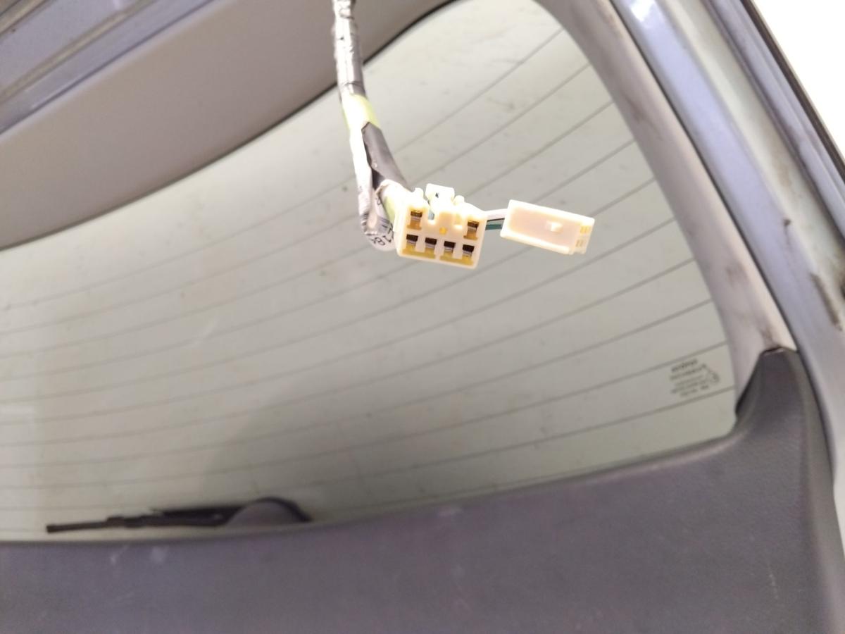 Toyota Avensis T25 Kombi Heckklappe 1F8 Granitsilber mit Heckscheibe BJ2008