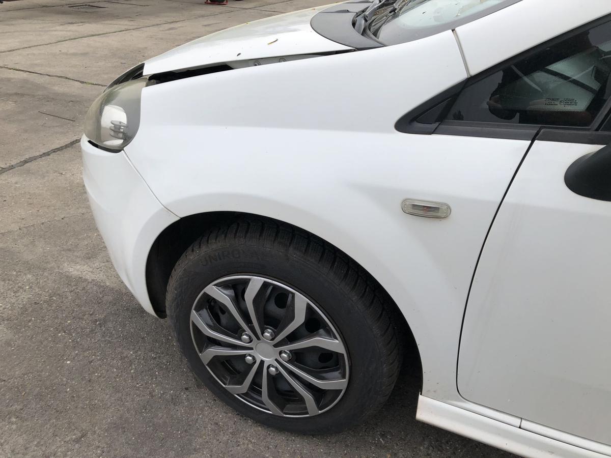 Fiat Grande Punto 199 Kotfl&uuml;gel vorn links Fahrerseite 249F Bianco Santerellina