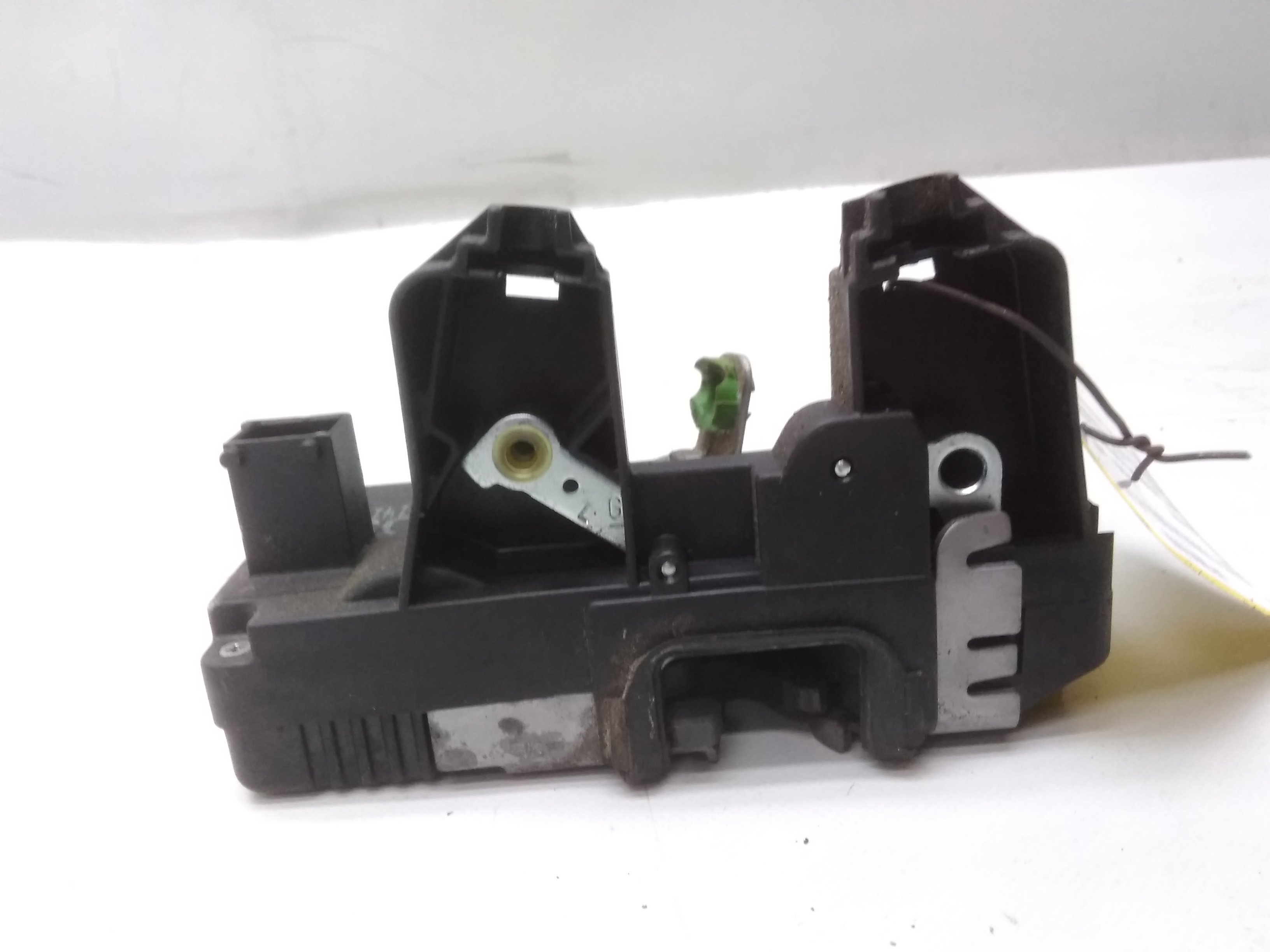 Opel Astra G Caravan BJ 2001 Türschloss hinten links Fahrerseite mit Zentralverriegelung, Stecker mit 3 Pins GM 24414134DS Gebrauchsspuren