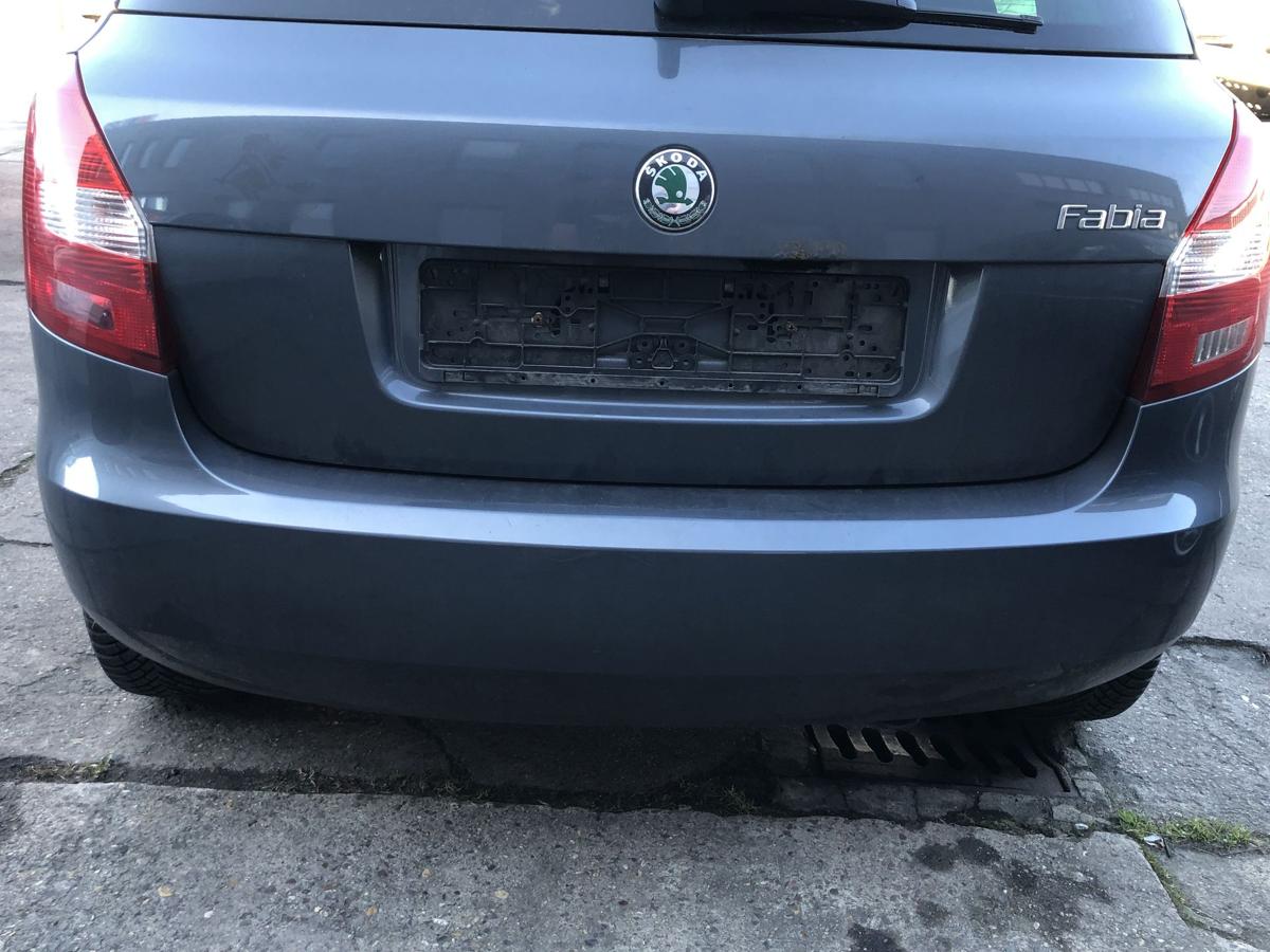 Skoda Fabia 5J Sto&szlig;f&auml;nger hinten Hecksch&uuml;rze 5 t&uuml;rer LF8J Antracit Grey