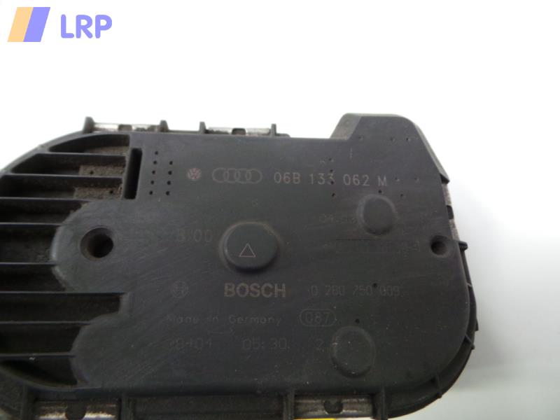 Audi A4 8h Cabriolet BJ 03 Drosselkl Stutzen 06B133062M BOSCH 0280750009