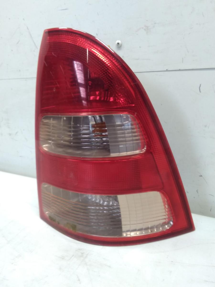 Toyota Corolla E12 Kombi original Rückleuchte Schlussleuchte rechts BJ2003