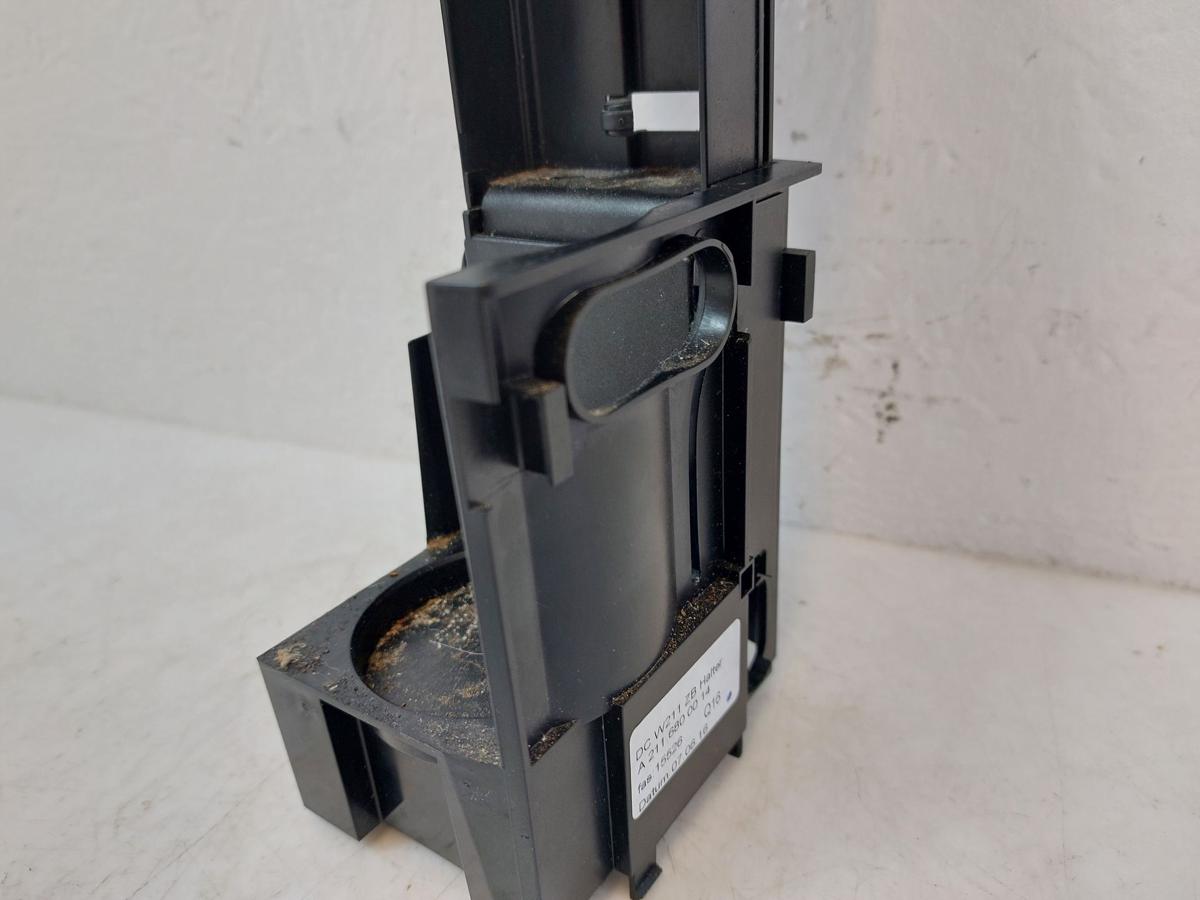 Mercedes E Klasse 211 Getränkehalter Dosenhalter Cupholder OE TEXT BILDER