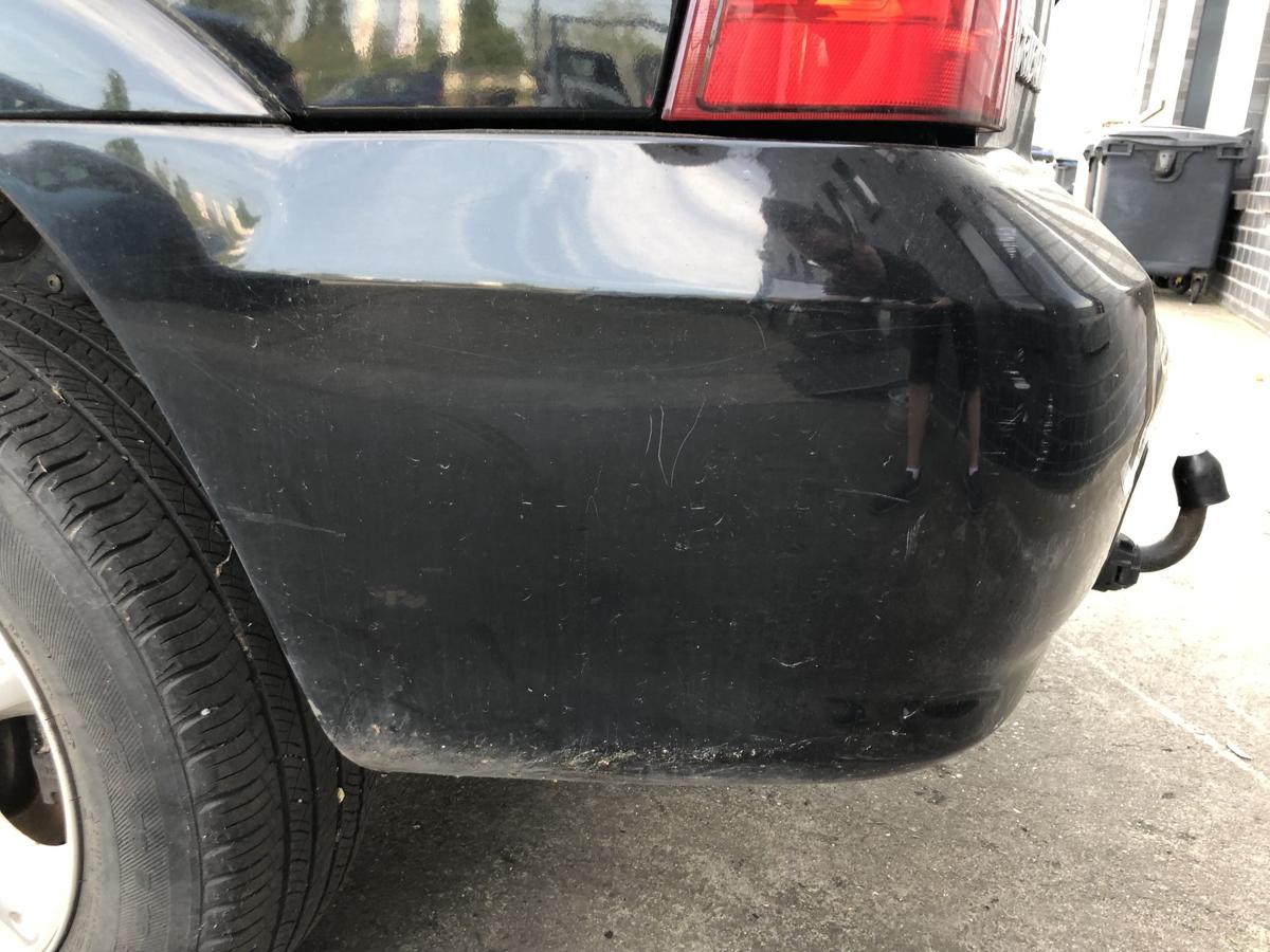 Mazda Tribute EP ab 2004 Stoßfänger hinten Heckschürz AHK Ausschnitt schwarz