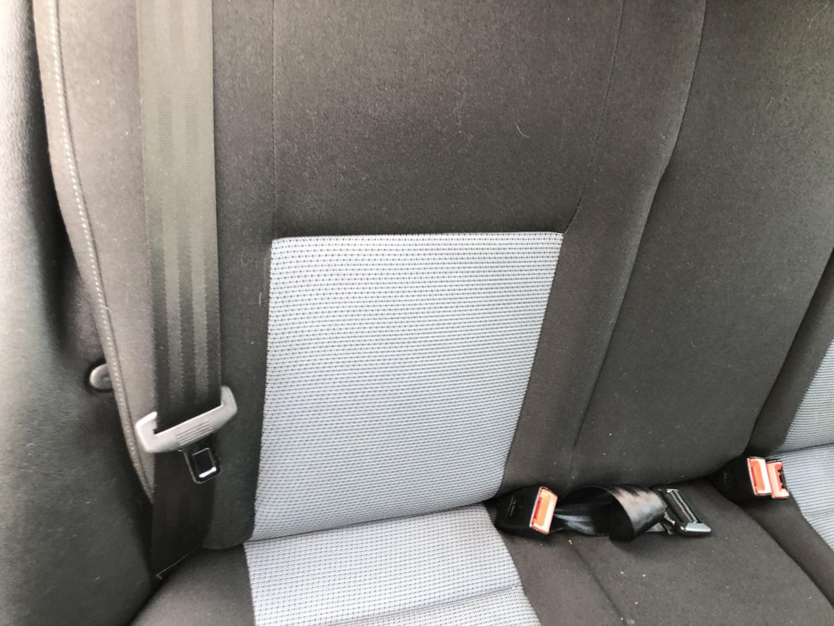 VW Golf 4 IV 1J R&uuml;cksitzbank Sitzbank R&uuml;ckbank Pacific 5 t&uuml;rer R&uuml;cksitze Stoff