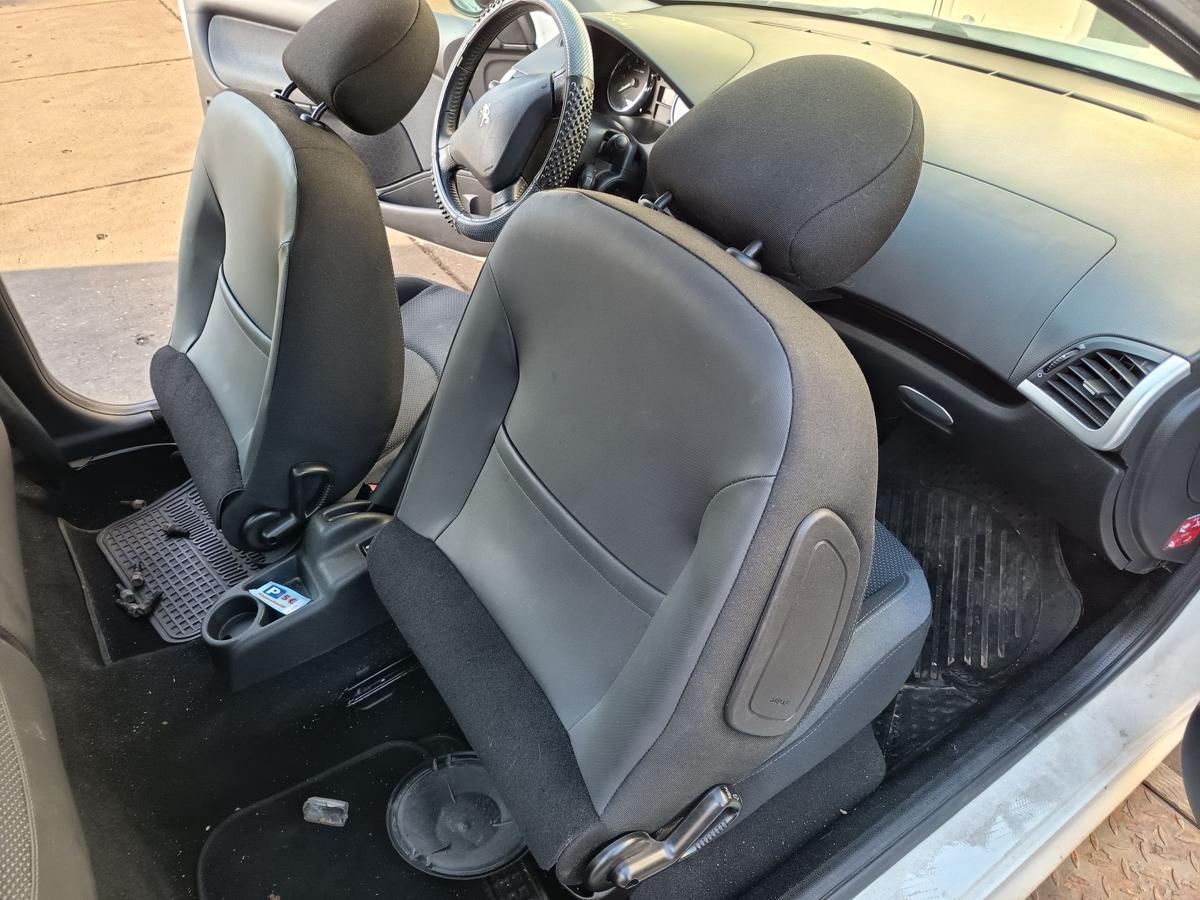 Peugeot 206+ 3t&uuml;rer original Sitz rechts Beifahrer Stoff grau/schwarz Bj 2009