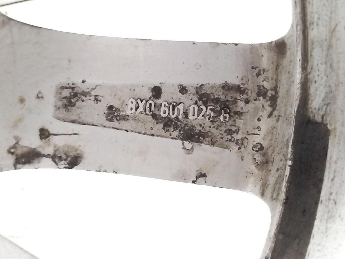 Audi A1 8X original Aluradsatz Sommer 7Jx16H2 ET34 215/45R16 90V 6mm Hankook