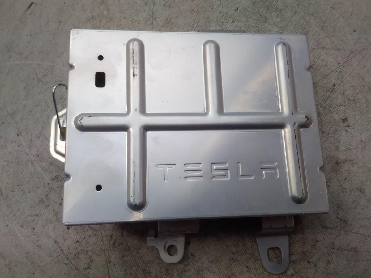 Tesla Model Y original Audio-Verstärker 1507152-01-B Bj.2023