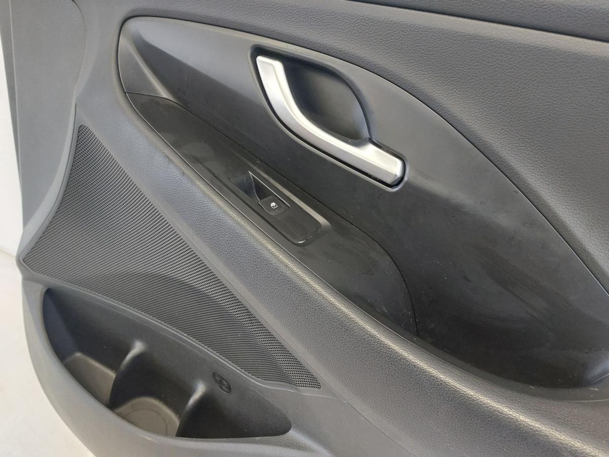 Hyundai i30 PD Mild Hybrid T&uuml;rverkleidung vorn rechts Innenverkleidung T&uuml;r