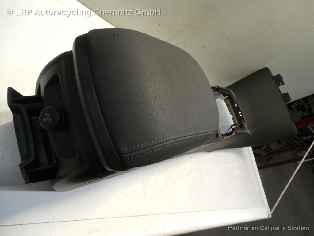 Volvo V50 BJ 2007 Mittelarmlehne vorn Mittelkonsole 30755349