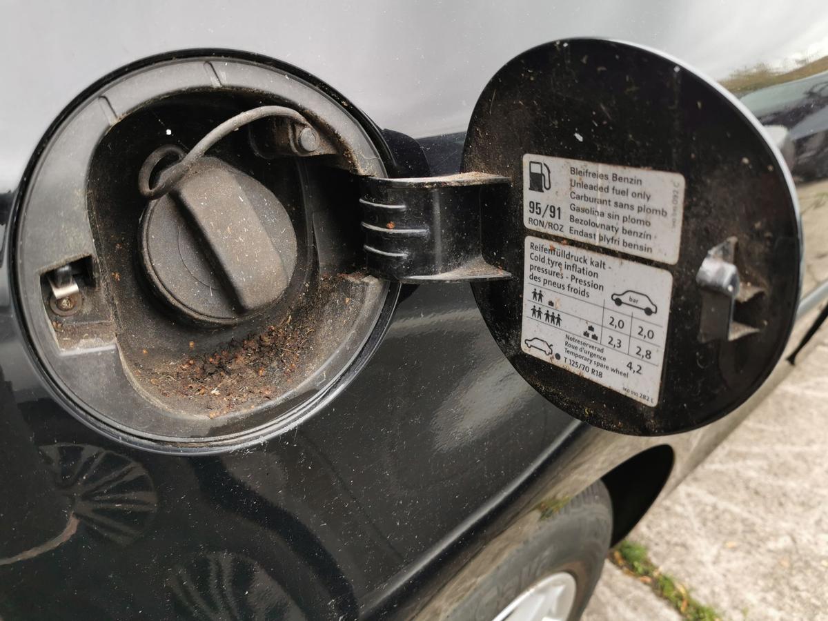 VW Golf V 5 1K Tankklappe Tnakdeckel Tankverschluss L041 Brillantschwarz