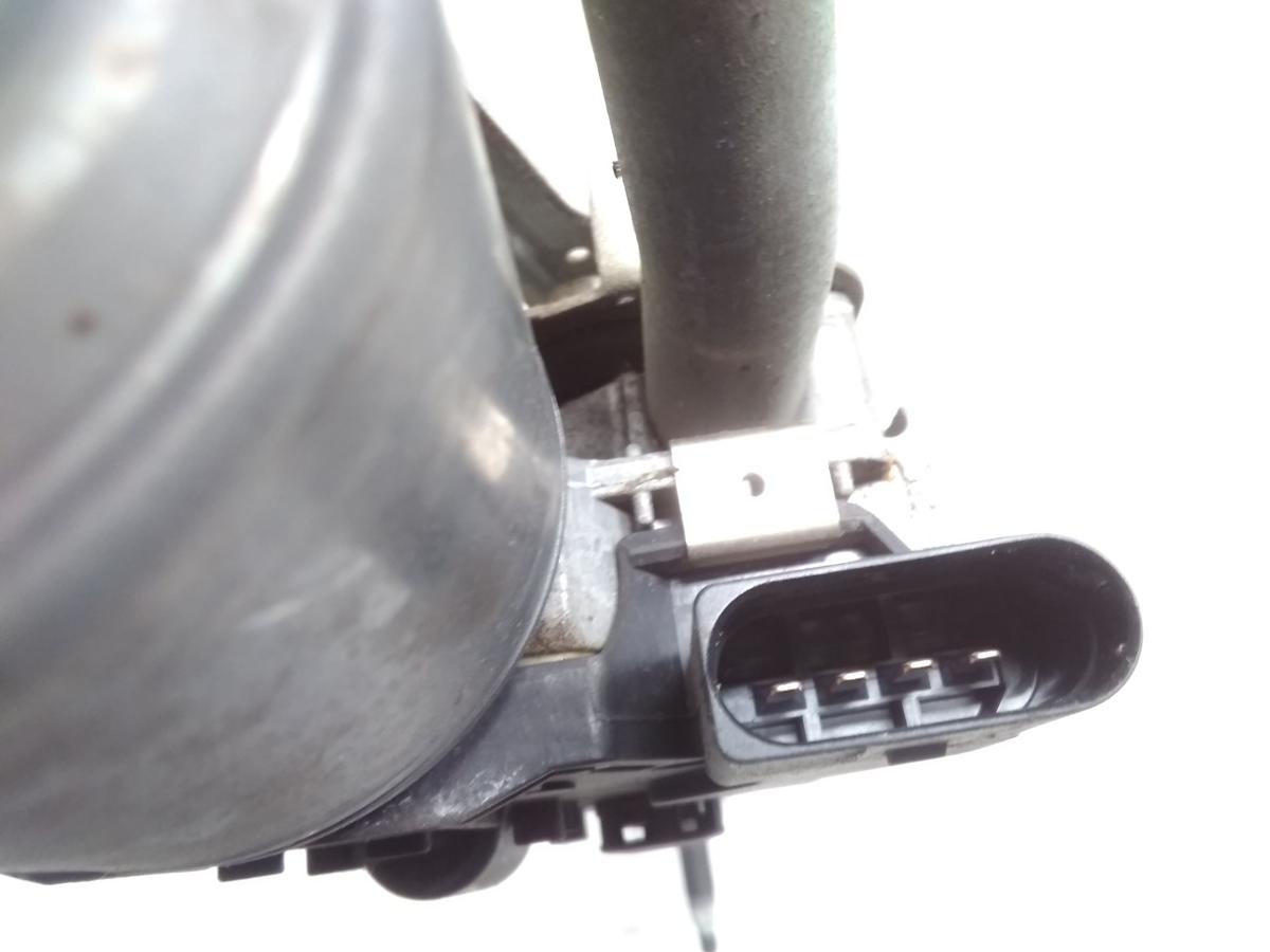 Audi A3 8P Facelift original Wischermotor vorn mit Wischergest&auml;nge Bj.2010