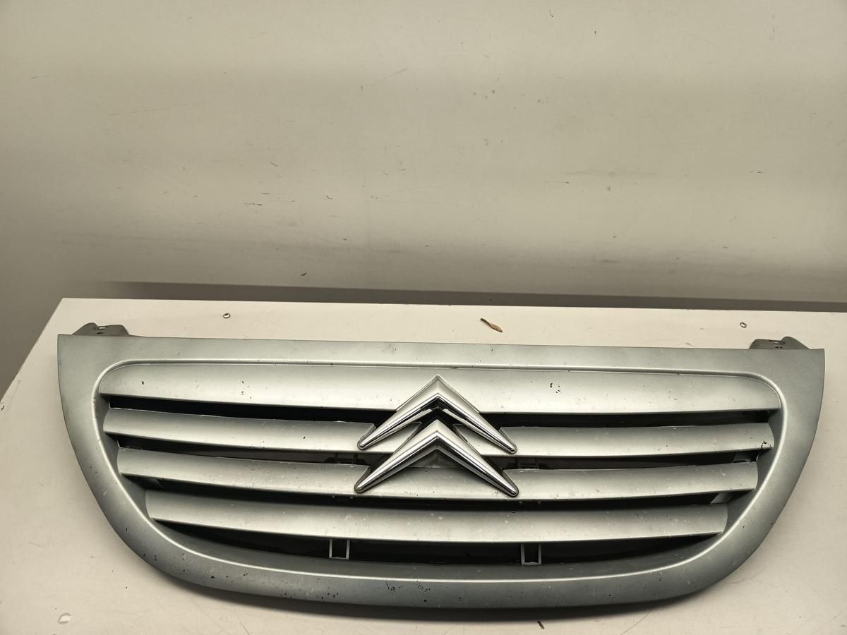 Citroen C3 Bj 2003 orig Kühlergrill Grill mit Emblem EZR Aluminium Grau