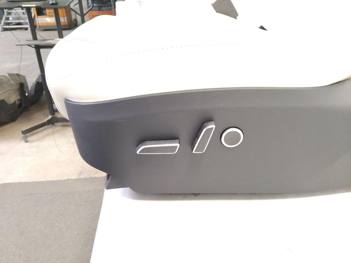 Tesla Model S Facelift Sitz vorn links Fahrersitz elektrisch Leder cream Bj.2023