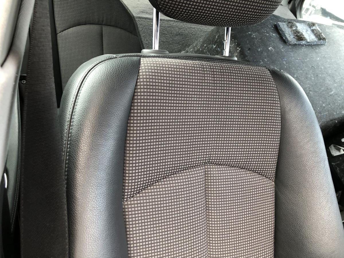 Mercedes E Klasse W211 Sitz vorn rechts Beifahrersitz Teilleder Stoff Heizung