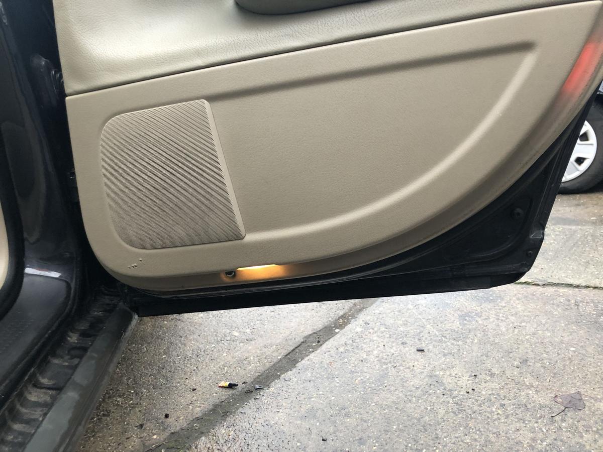 Audi A4 8E B6 Limo T&uuml;r hinten rechts Fondt&uuml;r LZ9W Ebonyschwarz Rohbau