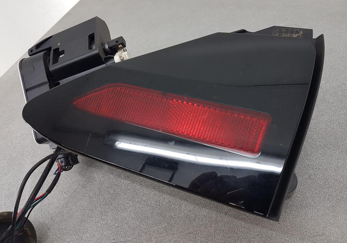Tesla Model X Facelift Ladeklappe Blende Seitenteil links Bj2022 1553611-00-C