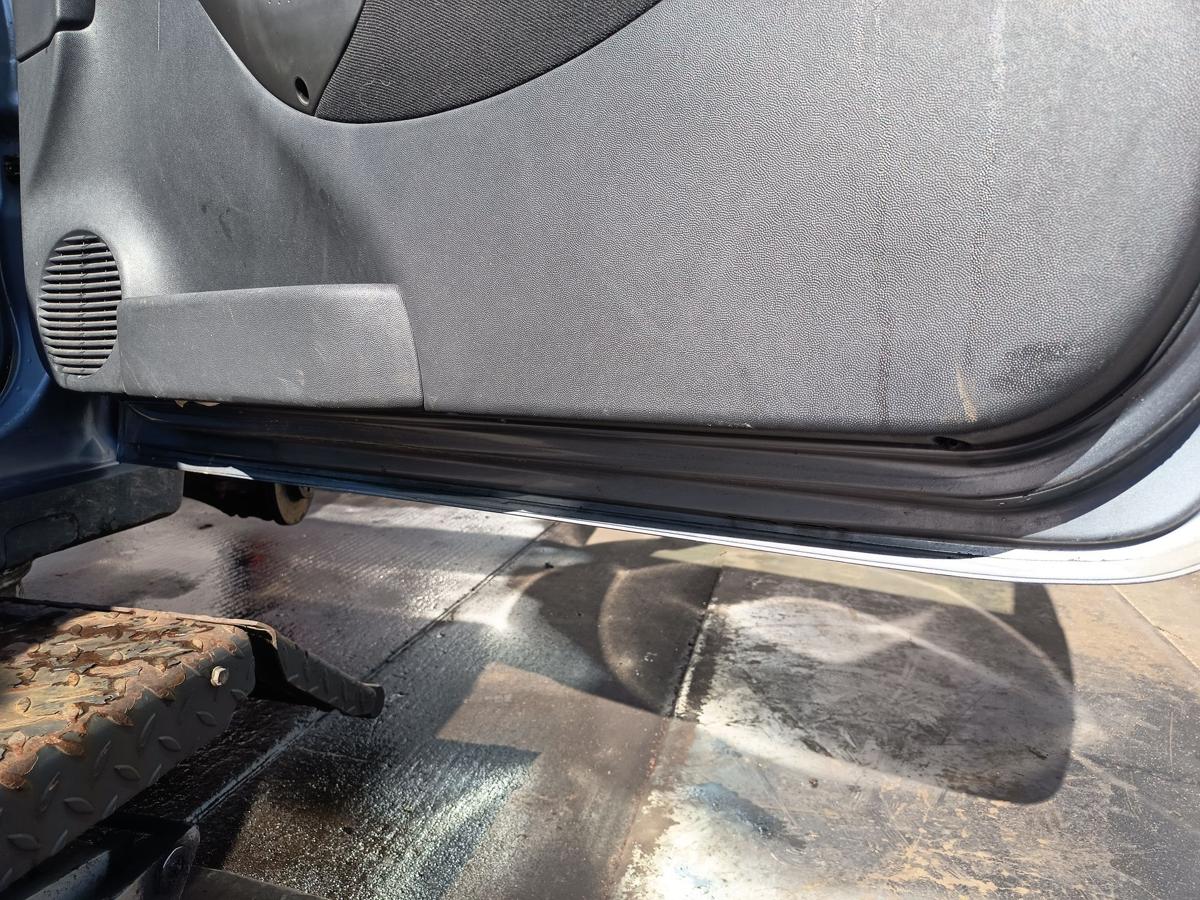 Opel Corsa C original T&uuml;r rechts Beifahrer 3t&uuml;rig Z163 Lichtsilber Bj 2005
