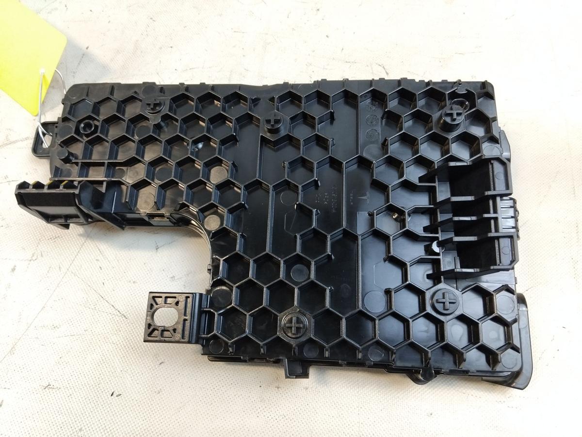 Tesla Model Y original Steuergerät BCM links 1657648-02-A 1497850-00-D Bj.2022