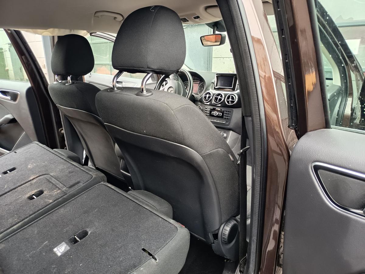 Mercedes W246 original Sitz vorn rechts Beifahrer Stoff schwarz/anthrazit Bj2014