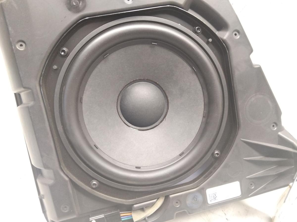 Tesla Model Y original Subwoofer Bassbox 165626700B BJ2023