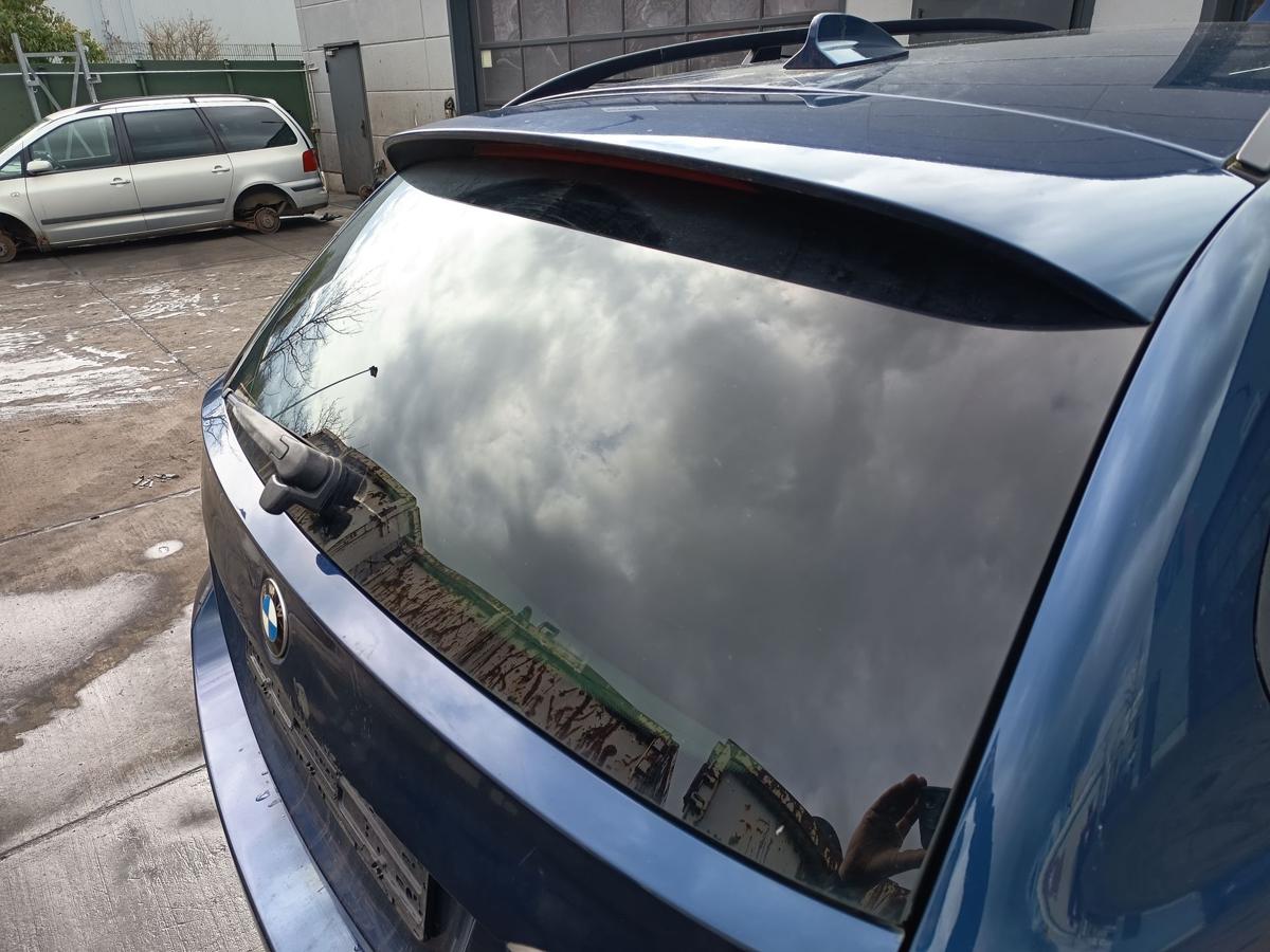 BMW 3er E91 original Heckscheibe mit Spoiler Touring A07 Mysticblau Bj 2006