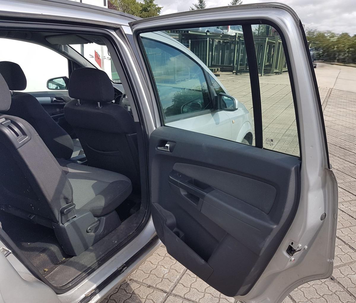 Opel Zafira B T&uuml;r hinten rechts in 2AU Starsilber III Bj2006