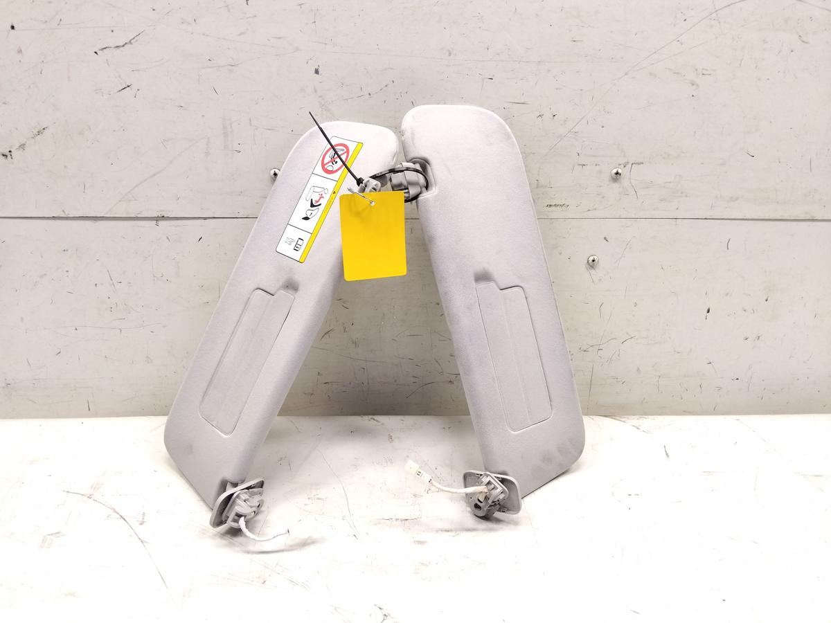 Tesla Model Y original Satz Sonnenblenden links und rechts hellgrau BJ2023