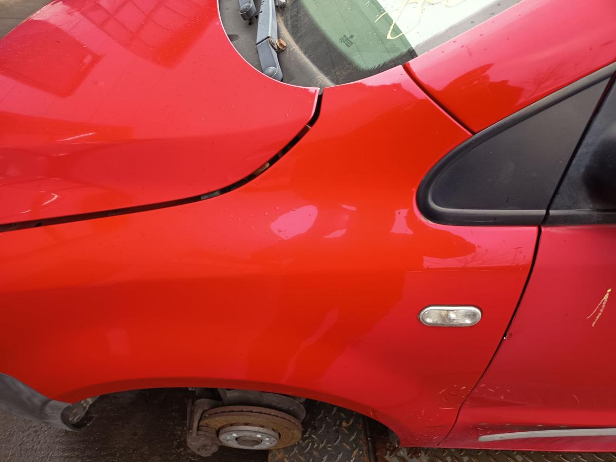 VW Fox original Kotfl&uuml;gel links Front Y3D Tornadorot Baujahr 2007