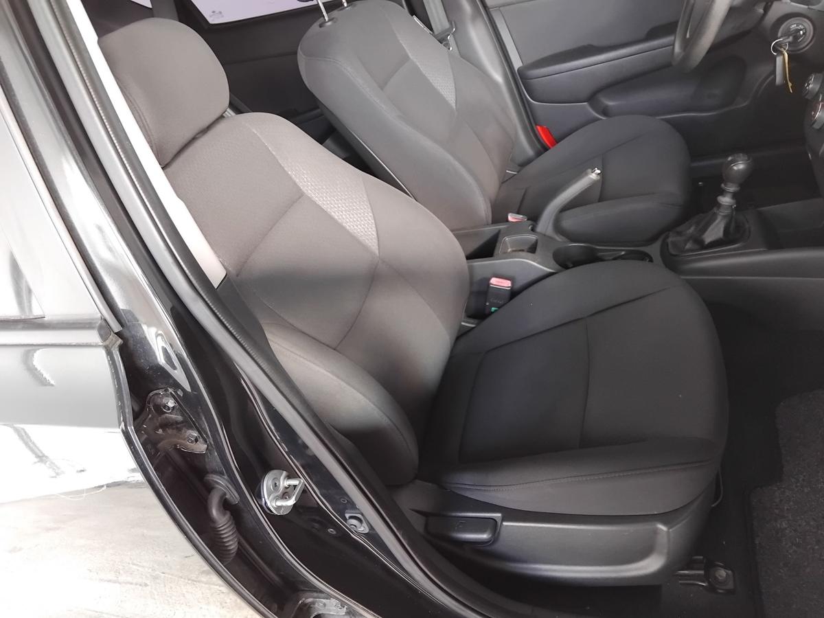 Hyundai i30 FD orig Sitz vorn rechts Beifahrersitz Stoff 5t&uuml;rig BJ2008