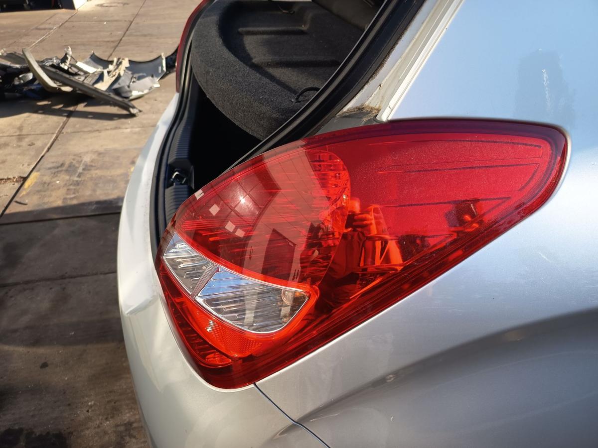 Hyundai i20 original R&uuml;ckleuchte rechts Heckschlusslicht Bj 2011