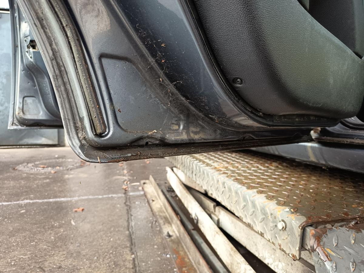 Ford Mondeo III Turnier original T&uuml;r hinten links Fond Graphitgrau Bj 2005